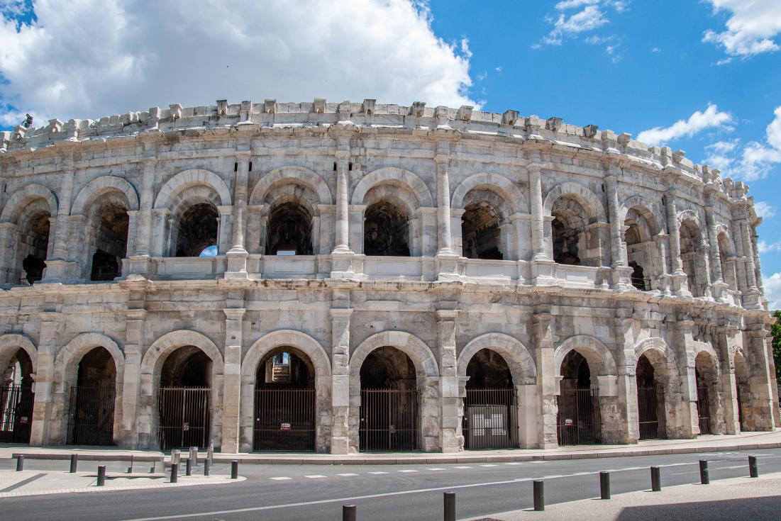 LES ARENES DE NIMES